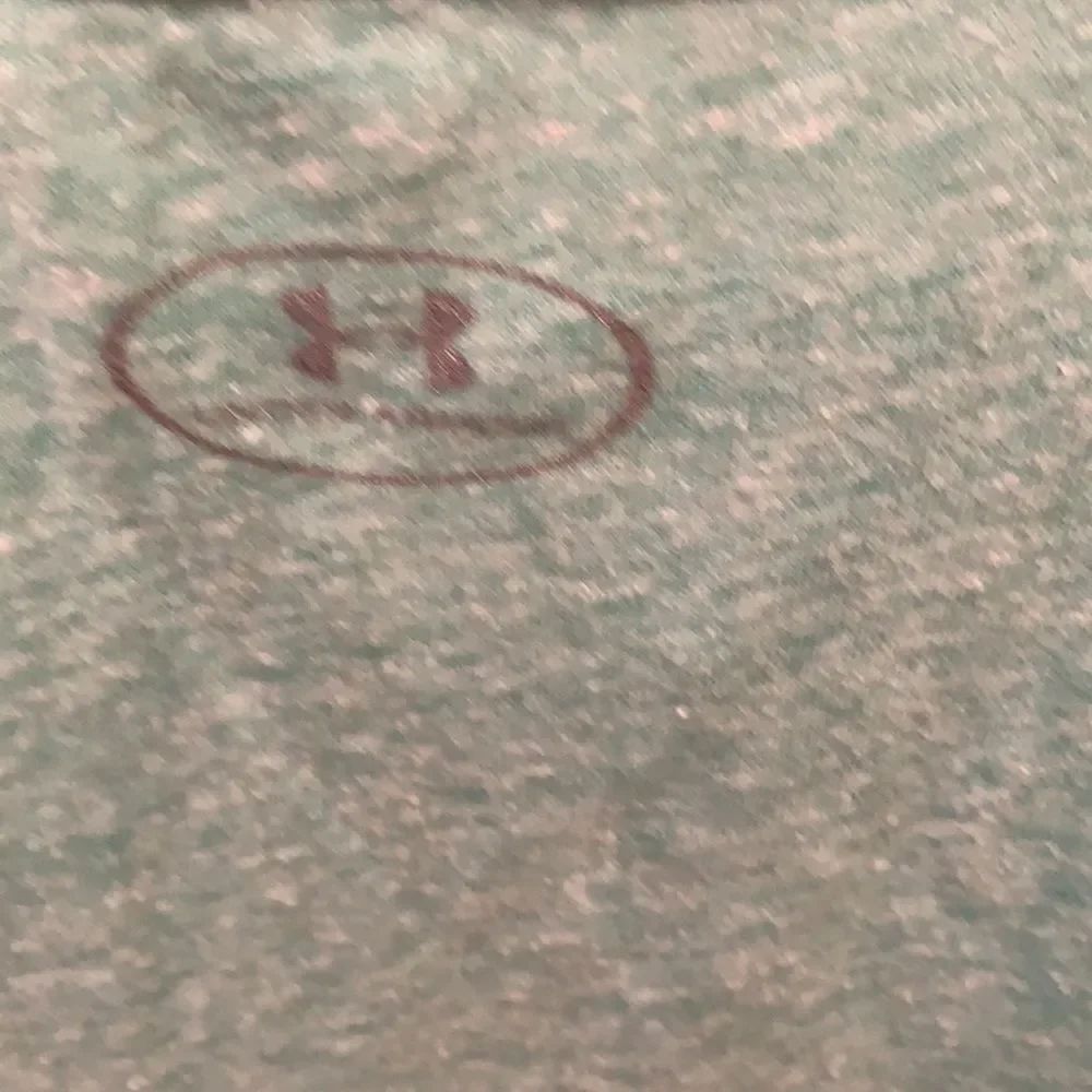 Under Armour tee - Picture 4 of 4